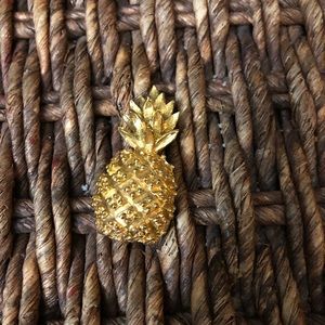 pinapple brooch